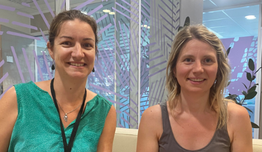 Photo de Delphine Casamatta et Erica Fougère, chargées d’études scientifiques à Santé publique France Auvergne-Rhône-Alpes