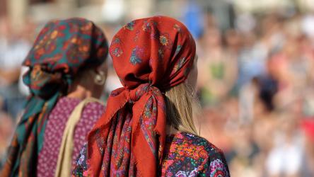 Image représentant des jeunes filles de la communauté des Gens du voyage